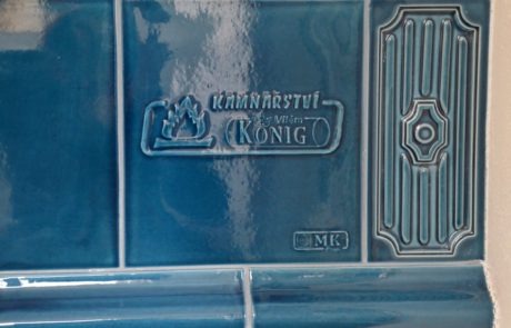 Keramické logo firmy Kamnářství König